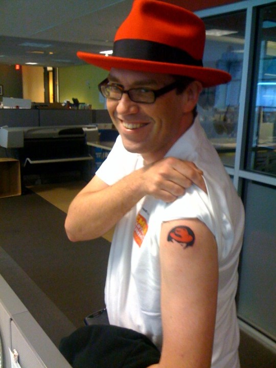 Jan Wildeboer sporting his brand new Red Hat tattoo (10-23-09)